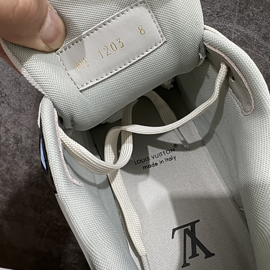 图片[7]-【佛山顶级超A版】Louis Vuitton LV Trainer 系列本地仓库现货 当天可自取n私人订单 专柜混卖零售专供n所有配色均为购买原版复刻n整体版型 皮料 市场独一无二后跟版型都可以自行对比[机智]吊打市场所有货n怒甩十条街，欢迎拿市场各大工厂的货来对比！n鞋舌烫金超正 压印程度秒杀市面90%以上的高端货n新配色陆续开发出货  尺码：39-45   编码：T1520550-鞋库