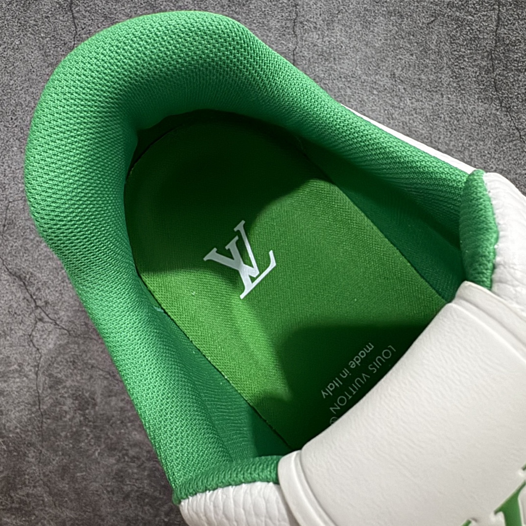 图片[8]-【佛山顶级超A版】Louis Vuitton LV Trainer 系列本地仓库现货 当天可自取n私人订单 专柜混卖零售专供n所有配色均为购买原版复刻n整体版型 皮料 市场独一无二后跟版型都可以自行对比[机智]吊打市场所有货n怒甩十条街，欢迎拿市场各大工厂的货来对比！n鞋舌烫金超正 压印程度秒杀市面90%以上的高端货n新配色陆续开发出货  尺码：35-45   编码：T1520550-鞋库