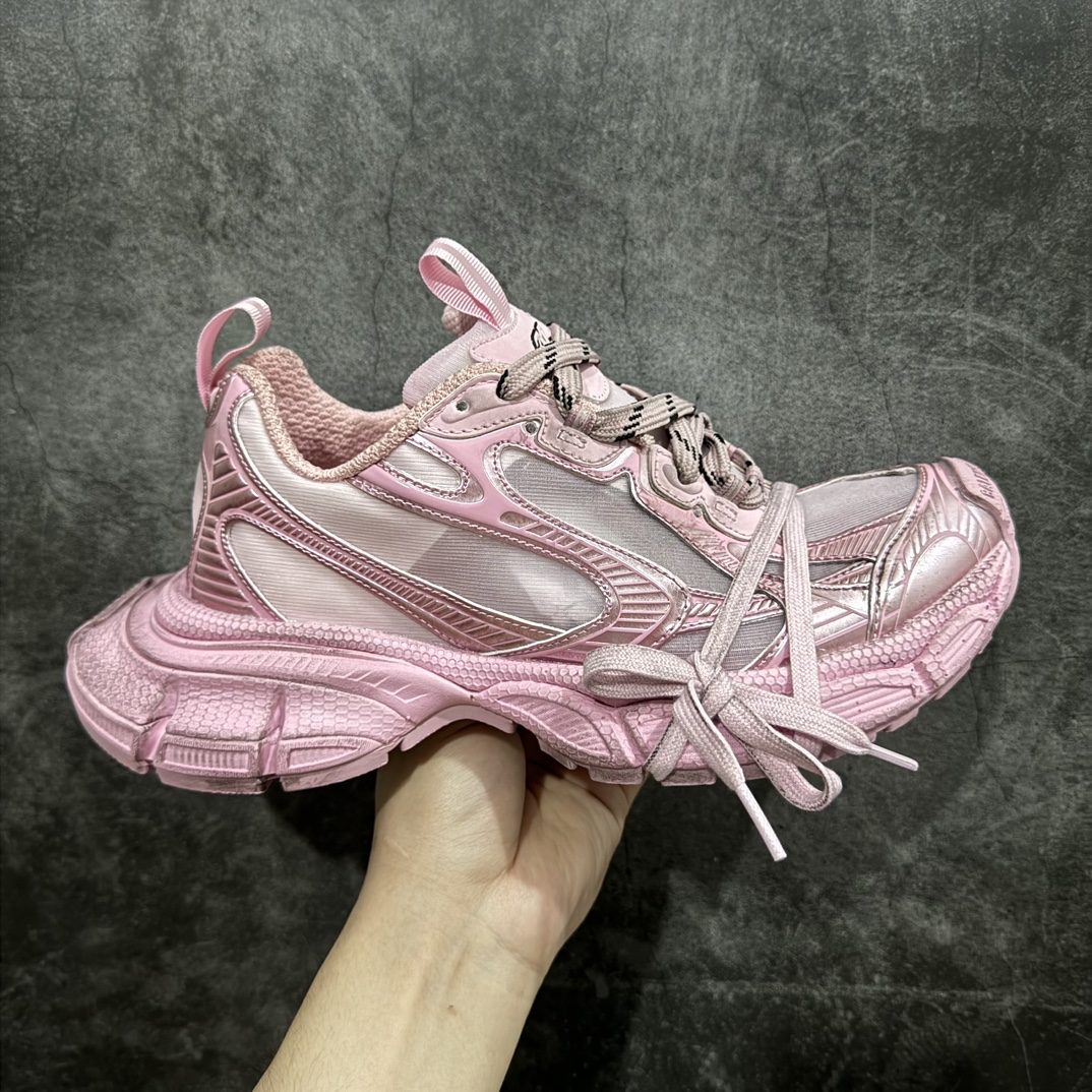 【i8纯原】BALENCIAGA 3XL Sneakers 巴黎世家十代网布系带低帮走秀复古老爹鞋全套原纸板楦头开发 最原汁原味的灵魂版型 全鞋荧光划线卡点 胶水把控整洁度追求极致完美 每一双都是工艺品 多重QC质检 超越公司货的品控标准 实实在在的免检产品 原盒原配 正确字体电绣 粗细、位置、大小正确 侧边TPU 透气孔匹配意产原版 正确分离大底 TPU软底 原版一致大底LOGO 立体感十足 原厂皮料水洗做旧 采购原厂网纱 不含皮革 网布材料和聚氨酯 磨损效果 鞋头边缘和后帮 Balenciaga 徽标 鞋面和后跟凸印尺码 鞋舌 3XL 橡胶品牌标识和反光细节 鞋帮拉袢和鞋舌拉祥 配反光细节 备用鞋带在鞋履前侧 可在穿着前取下 便于不同造型搭配 偏大一码 尺码：35 36 37 38 39 40 41 42 43 44 45 46 编码：T1390420-莆田鞋批发中心