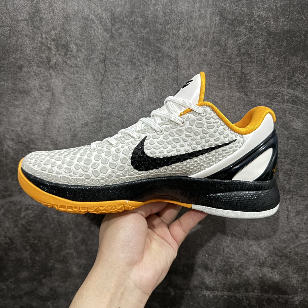 图片[2]-【小绿x版】NK Zoom Kobe 6 科比六代签名实战篮球鞋 黑黄CW2190-100n欧美外贸平台特供版完美实战无压力 售后售前保到底n全网唯一开发至49.5 50.5码主攻中端市场 全套原纸板楦头开发确保原汁原味 完美呈现版型 一比一鞋头弧度高度鞋身弧度细节品控鞋型完美 原厂TPU网格鞋带扣 正确内里网布 前后气垫加持 信仰绝不减配 全鞋身材料卡色独家定制 SWOOSH 蛇鳞 正确珠光效果（内嵌珍珠粉）独家前掌Zoom Turbo 后掌马蹄Zoom缓震 内置全真动态飞线 独家复刻U型缓震垫带独立钢印 十年情怀 这里完美落地 一个月独家售后 为实战保驾护航  尺码：39 40 40.5 41 42 42.5 43 44 44.5 45 45.5 46 47.5 48.5 49.5 50.5 编码：T1320340-鞋库