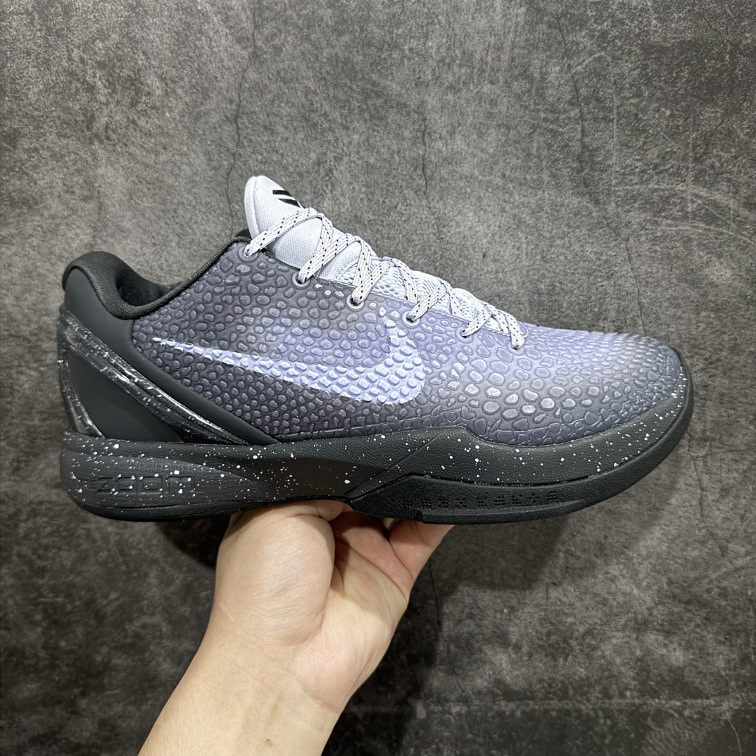 【小绿x版】NK Zoom Kobe 6 科比六代签名实战篮球鞋 EYBL DM2825-001n欧美外贸平台特供版完美实战无压力 售后售前保到底n全网唯一开发至49.5 50.5码主攻中端市场 全套原纸板楦头开发确保原汁原味 完美呈现版型 一比一鞋头弧度高度鞋身弧度细节品控鞋型完美 原厂TPU网格鞋带扣 正确内里网布 前后气垫加持 信仰绝不减配 全鞋身材料卡色独家定制 SWOOSH 蛇鳞 正确珠光效果（内嵌珍珠粉）独家前掌Zoom Turbo 后掌马蹄Zoom缓震 内置全真动态飞线 独家复刻U型缓震垫带独立钢印 十年情怀 这里完美落地 一个月独家售后 为实战保驾护航  尺码：39 40 40.5 41 42 42.5 43 44 44.5 45 45.5 46 47.5 48.5 49.5 50.5 编码：T1320340-鞋库