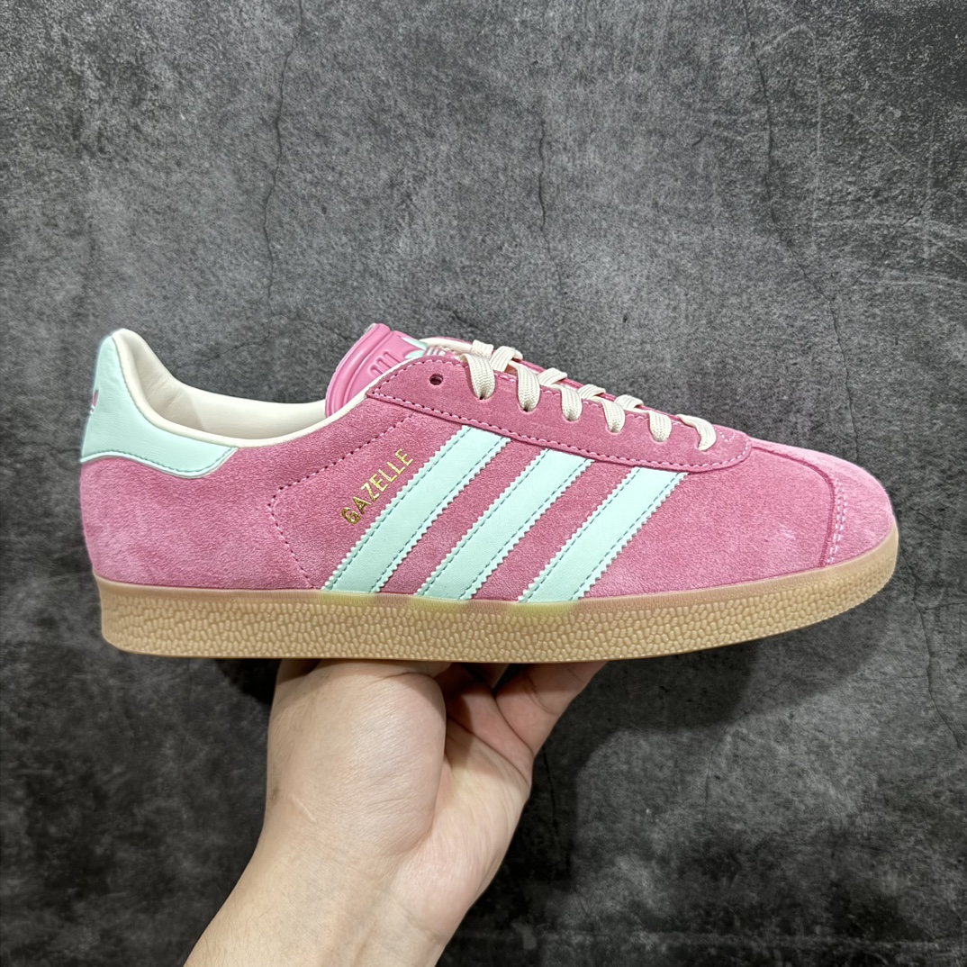 【渠道纯原版】AD Gazelle Indoor Trainers 羚羊内训系列低帮复古百搭休闲运动德训风板鞋 粉绿IH5015nn市场最高版本完美还原zp细节，注意区别市场任何版本，完全不是一路货色‼️n全鞋原材料打造，无任何色差，正确鞋型，后跟港宝材料定型，正确微透生胶大底，反口内里头层细腻小牛皮，纸板中底 鞋垫背胶，侧面正确烫金压印字母，所有细节完美还原‼️ 尺码：35 36 36.5 37 38 38.5 39 40 40.5 41 42 42.5 43 44 44.5 45 编码：NM250270-鞋库