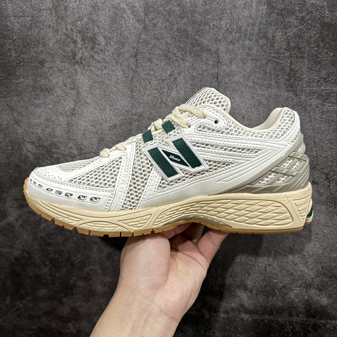 图片[2]-【纯原版】NB新百伦New Balance M1906R 灰蓝色 M1906RQ 系列复古老爹风休闲运动慢跑鞋采用轻质牛剖革拼接透气网眼衬垫织物鞋面材质#T-Beam大底提供足步弓支撑，保持步态稳定#后跟搭载外露缓震胶 鞋身整体以各种深浅不一的灰色覆盖，鞋头以淡蓝色调装饰，网眼衬垫通过不规律的色块实现做旧的美感，泛黄的鞋底更是进一步增添了复古气息。 尺码：36 37 37.5 38 38.5 39.5 40 40.5 41.5 42 42.5 43 44 45 编码：JP260300-莆田鞋批发中心