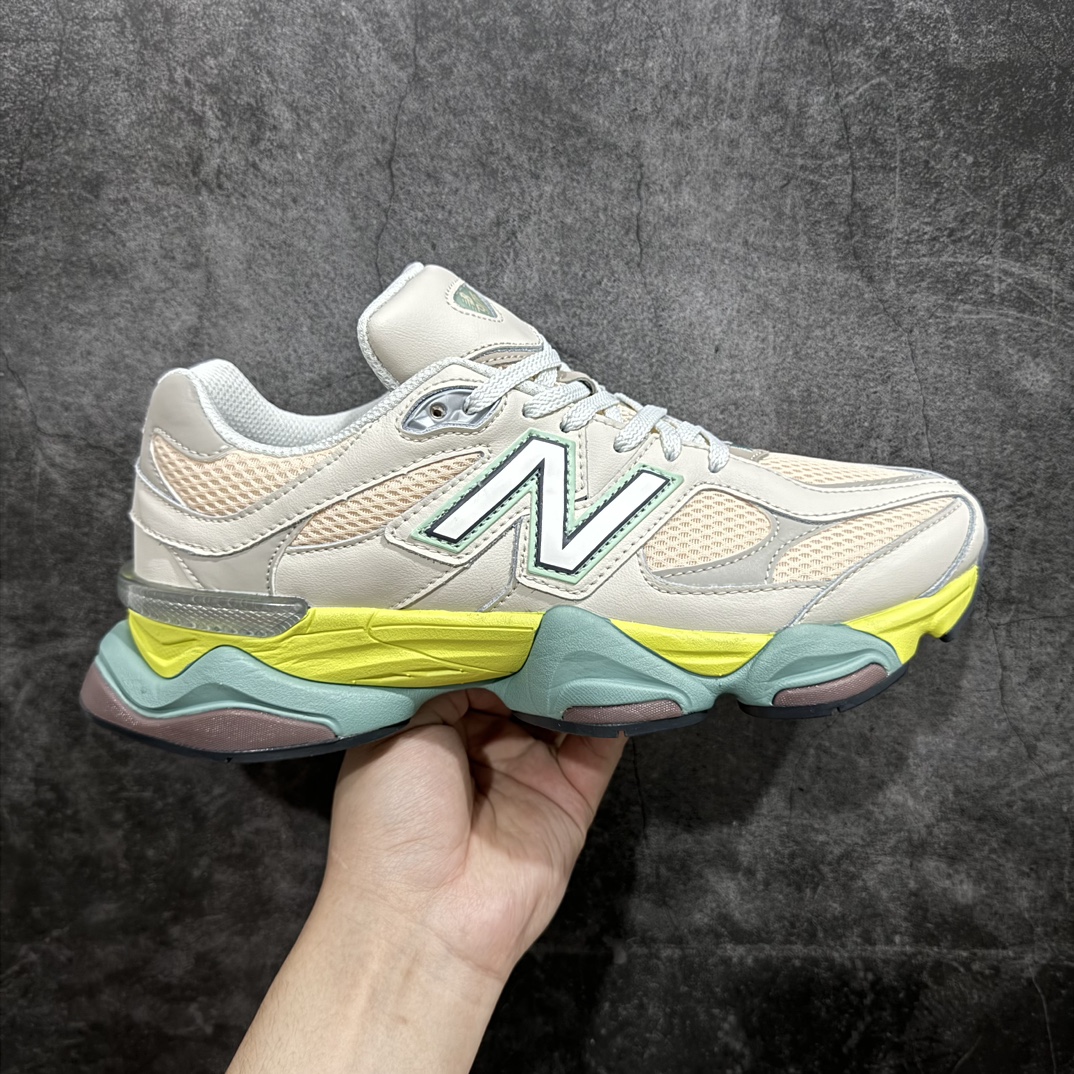 【纯原版】 New Balance NB9060 联名款 复古休闲运动慢跑鞋 粉绿色 U9060GCB 全套原楦原纸板原厂数据开发 进口三明治网面 原装进口翻毛皮料正确绒感卡色 正确中底拉帮中底网布细节 原厂标裁 带紫光防伪 定制后跟透明水晶模块 冲裁组合 大底贴合程度胶水上色把控完美 整洁度挑战全网艺术家 多道序QC把关品质完善 匠心打造 耗时两个月开发完成 工艺极其复杂难度可想而知 新开独立私模大底 全网唯一正确六层组合大底 高端零售专供产物Size：36 37 37.5 38 38.5 39 40 40.5 41 42 42.5 43 44 45 46.5 编码：JP270300-莆田鞋批发中心