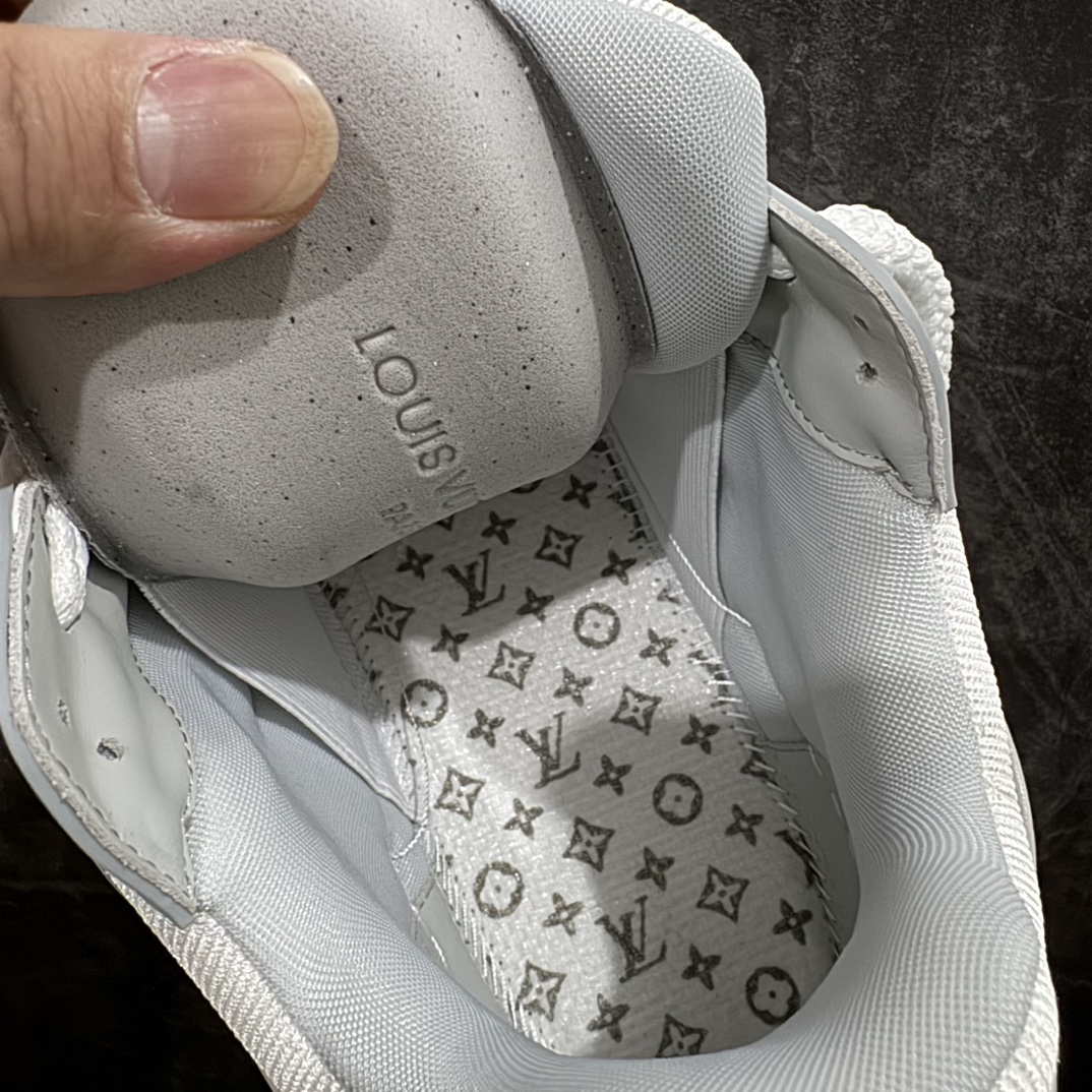 图片[9]-【佛山顶级超A版】Louis Vuitton LV Trainer 系列本地仓库现货 当天可自取n私人订单 专柜混卖零售专供n所有配色均为购买原版复刻n整体版型 皮料 市场独一无二后跟版型都可以自行对比[机智]吊打市场所有货n怒甩十条街，欢迎拿市场各大工厂的货来对比！n鞋舌烫金超正 压印程度秒杀市面90%以上的高端货n新配色陆续开发出货  尺码：35-45   编码：T1520580-鞋库