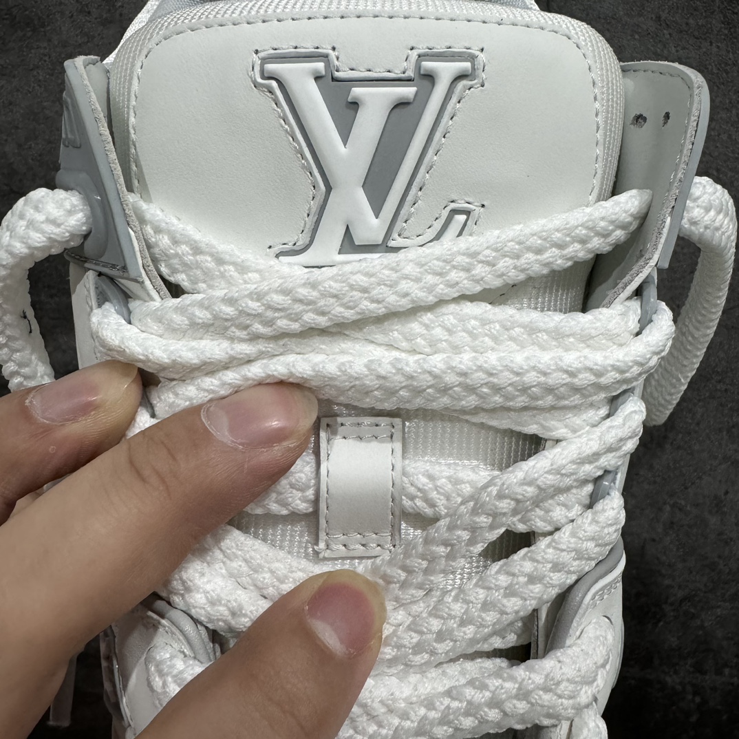 图片[7]-【佛山顶级超A版】Louis Vuitton LV Trainer 系列本地仓库现货 当天可自取n私人订单 专柜混卖零售专供n所有配色均为购买原版复刻n整体版型 皮料 市场独一无二后跟版型都可以自行对比[机智]吊打市场所有货n怒甩十条街，欢迎拿市场各大工厂的货来对比！n鞋舌烫金超正 压印程度秒杀市面90%以上的高端货n新配色陆续开发出货  尺码：35-45   编码：T1520580-鞋库