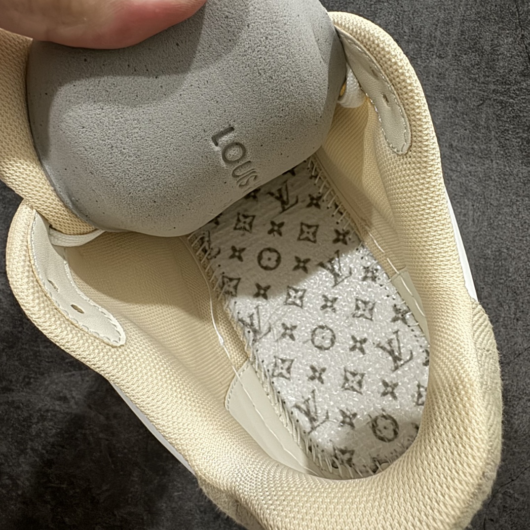 图片[9]-【佛山顶级超A版】Louis Vuitton LV Trainer系列本地仓库现货 当天可自取n私人订单 专柜混卖零售专供n所有配色均为购买原版复刻n整体版型 皮料 市场独一无二后跟版型都可以自行对比[机智]吊打市场所有货n怒甩十条街，欢迎拿市场各大工厂的货来对比！n鞋舌烫金超正 压印程度秒杀市面90%以上的高端货n新配色陆续开发出货  尺码：39-45   编码：T1520550-鞋库