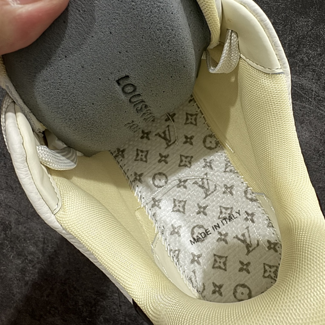 图片[8]-【佛山顶级超A版】Louis Vuitton LV Trainer系列本地仓库现货 当天可自取n私人订单 专柜混卖零售专供n所有配色均为购买原版复刻n整体版型 皮料 市场独一无二后跟版型都可以自行对比[机智]吊打市场所有货n怒甩十条街，欢迎拿市场各大工厂的货来对比！n鞋舌烫金超正 压印程度秒杀市面90%以上的高端货n新配色陆续开发出货  尺码：39-45   编码：T1520550-鞋库