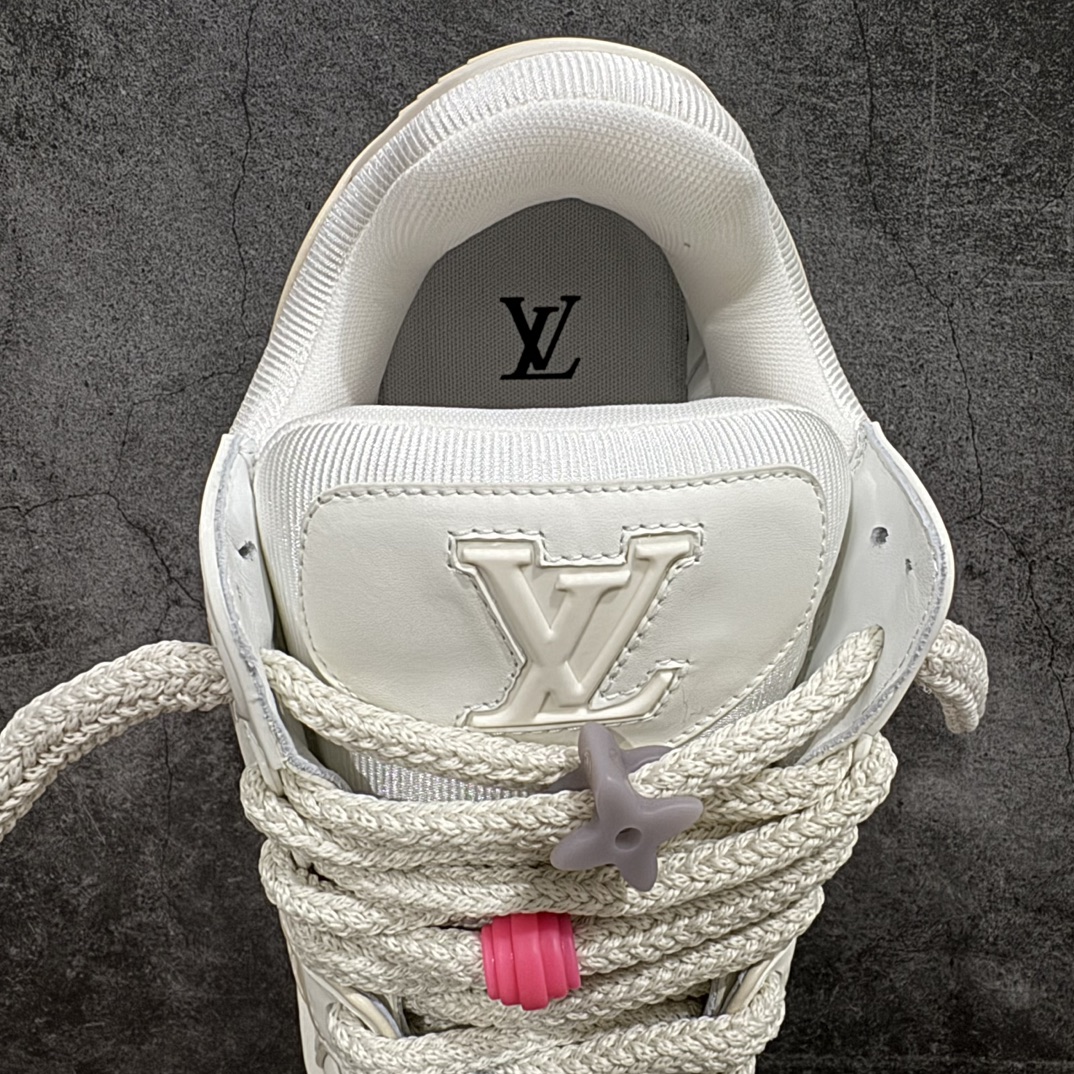 图片[8]-【佛山顶级超A版】Louis Vuitton LV Trainer系列 白胖丁n本地仓库现货 当天可自取n私人订单 专柜混卖零售专供n所有配色均为购买原版复刻n整体版型 皮料 市场独一无二后跟版型都可以自行对比[机智]吊打市场所有货n怒甩十条街，欢迎拿市场各大工厂的货来对比！n鞋舌烫金超正 压印程度秒杀市面90%以上的高端货n新配色陆续开发出货  尺码：35-45   编码：T1520550-鞋库