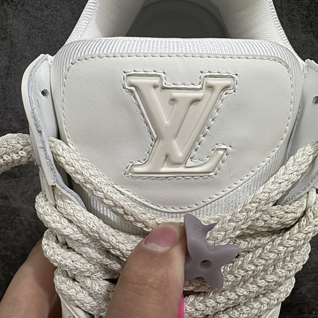 图片[7]-【佛山顶级超A版】Louis Vuitton LV Trainer系列 白胖丁n本地仓库现货 当天可自取n私人订单 专柜混卖零售专供n所有配色均为购买原版复刻n整体版型 皮料 市场独一无二后跟版型都可以自行对比[机智]吊打市场所有货n怒甩十条街，欢迎拿市场各大工厂的货来对比！n鞋舌烫金超正 压印程度秒杀市面90%以上的高端货n新配色陆续开发出货  尺码：35-45   编码：T1520550-鞋库