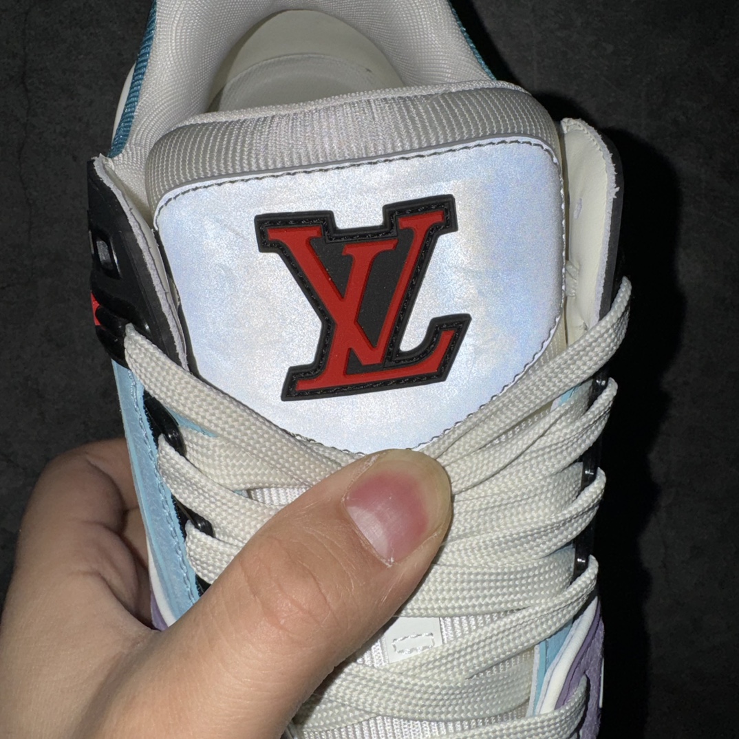 图片[5]-【佛山顶级超A版】Louis Vuitton LV Trainer系列n本地仓库现货 当天可取n私人订单 专柜混卖零售专供n所有配色均为购买原版复刻n整体版型 皮料 市场独一无二后跟版型都可以自行对比[机智]吊打市场所有货n怒甩十条街，欢迎拿市场各大工厂的货来对比！n鞋舌烫金超正 压印程度秒杀市面90%以上的高端货n新配色陆续开发出货  尺码：39-45   编码：T1520550-鞋库