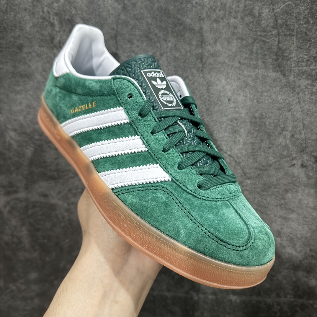 图片[3]-【纯原M版】Adidas Originals Gazelle Indoor  防滑低帮T头德训鞋 GZ复古系列 绿白 IG1596n知名纯原工厂💪🏻n正确猪八材料 毛绒感质感都特别强 非普通版本n市场顶级版本完美还原zp细节，注意区别市场任何版本，完全不是一路货色‼️n全鞋原材料打造，无任何色差，正确鞋型，后跟港宝材料定型，正确微透生胶大底，反口内里头层细腻小牛皮，纸板中底 鞋垫背胶，侧面正确烫金压印字母，所有细节完美还原‼️ 尺码：36 36.5 37 38 38.5 39 40 40.5 41 42 42.5 43 44 44.5 45 46 编码：JY270290-鞋库