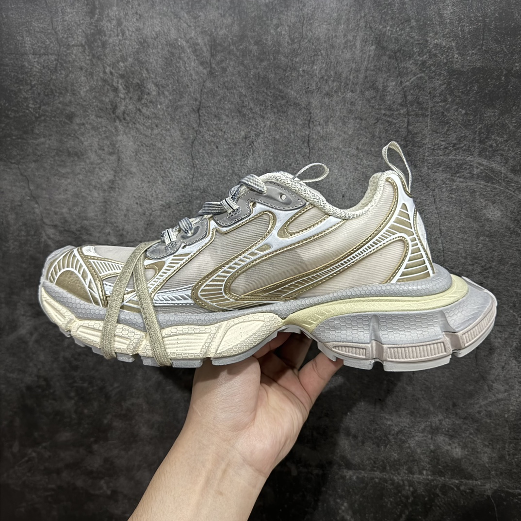 图片[2]-【OK纯原】BALENCIAGA 3XL Sneakers 巴黎世家十代网布系带低帮走秀复古老爹鞋全套原纸板楦头开发 最原汁原味的灵魂版型 全鞋荧光划线卡点 胶水把控整洁度追求极致完美 每一双都是工艺品 多重QC质检 超越公司货的品控标准 实实在在的免检产品 原盒原配 正确字体电绣 粗细、位置、大小正确 侧边TPU 透气孔匹配意产原版 正确分离大底 TPU软底 原版一致大底LOGO 立体感十足 原厂皮料水洗做旧 采购原厂网纱 不含皮革 网布材料和聚氨酯 磨损效果 鞋头边缘和后帮 Balenciaga 徽标 鞋面和后跟凸印尺码 鞋舌 3XL 橡胶品牌标识和反光细节 鞋帮拉袢和鞋舌拉祥 配反光细节 备用鞋带在鞋履前侧 可在穿着前取下 便于不同造型搭配 正常尺码  尺码：35 36 37 38 39 40 41 42 43 44 45 46 编码：DF400430-莆田鞋批发中心