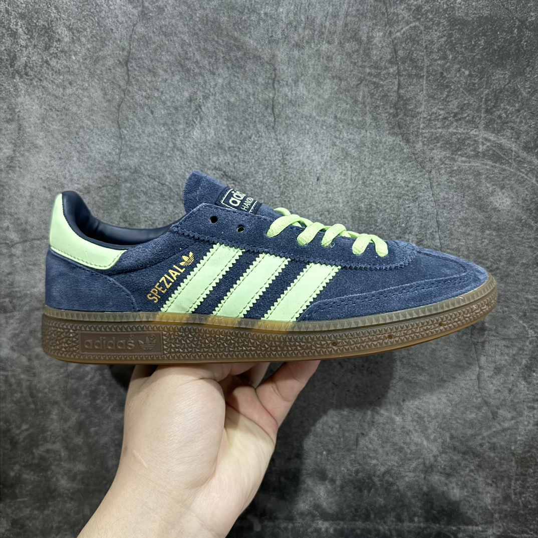 【神版】Adidas Handball Spezial  阿迪达斯经典款反毛皮复古休闲板鞋 蓝生胶IH7497n原厂原档案开发出品 皮料切割干净无任何毛边鞋型细节完美 超高清洁度 市场最高版本  尺码：35.5 36 36.5 37 38 38.5 39 40 40.5 41 42 42.5 43 44 44.5 45 编码：DZ230250-鞋库