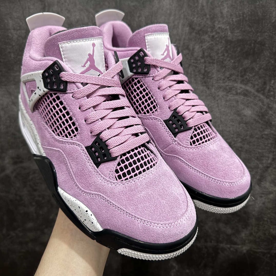 【原厂版】Air Jordan AJ4 WMNS \”Orchid\”n猛男粉 AQ9129-501 n全新升级改良 原鞋原楦原纸板同源开发 完美呈现乔4的版型 内侧正确双色网格 还原细节 原厂皮料 正确气垫颜色 正确网格工艺 正确拉帮工艺 全鞋原装材料制作 原档案原模具打造 支持全方位与正品对比  尺码：40 40.5 41 42 42.5 43 44 44.5 45 46 47.5 编码：X10380420-莆田鞋批发中心