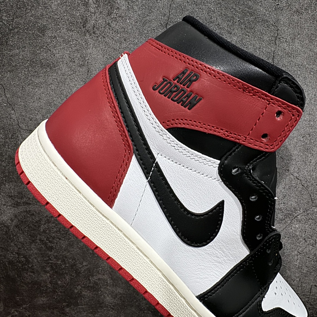 图片[7]-【原厂版】Air Jordan 1 High AJ1乔1高帮文化篮球鞋 DZ5485-106n唯一可媲美原版 同价位区间无对手n全鞋电脑针车 精确间距匹配国内顶级头层皮料订染 用料绝不含糊飞翼3D高频深度立体 全方位比对原鞋n皮料全程玻璃冲刀 冲裁 清洁度完美工艺方面漏斗收腰 底线拉帮 LOGO立体 小到针眼排布 载片对称 冲孔效果 鞋标规范 鞋垫背胶等等n不吹不黑这个价位无敌，绝对无敌Size：40 40.5 41.5 42 42.5 43 44 45 46 47.5 编码：X10290340-莆田鞋批发中心