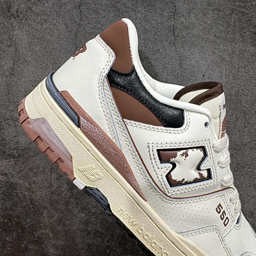 图片[7]-【公司级】NB新百伦New Balance NB550系列经典复古低帮休闲运动篮球板鞋550 其实发迹于1989 年 是品牌历史中一款十分小众的篮球鞋履 低筒的鞋身搭配上皮革的设定让其鞋型在现今看来相当复古 同时搭配上Aimé Leon Dore刻画的四款配色 都让这款低调鞋款冲上炒价热搜 也因此让更多鞋迷知悉这款NB 鞋履 相比NB 550 来说 Louis Vuitton 所发表的LV Trainer 运动鞋就是知名度较高的一款球鞋了 由品牌男装创意总监Virgil Abloh 利用复古篮球鞋作为灵感刻画而成 搭配上LV 高质感皮革的陪衬成为当今精品时尚球鞋的代表作品 仔细一看New Balance 550 与Louis Vuitton LV Trainer 都以「篮球鞋」为蓝图 复古鞋貌的特色氛围也极其相似  尺码：36 37 37.5 38 38.5 39 40 40.5 41.5 42 42.5 43 44 45 编码：LDS250260n-鞋库