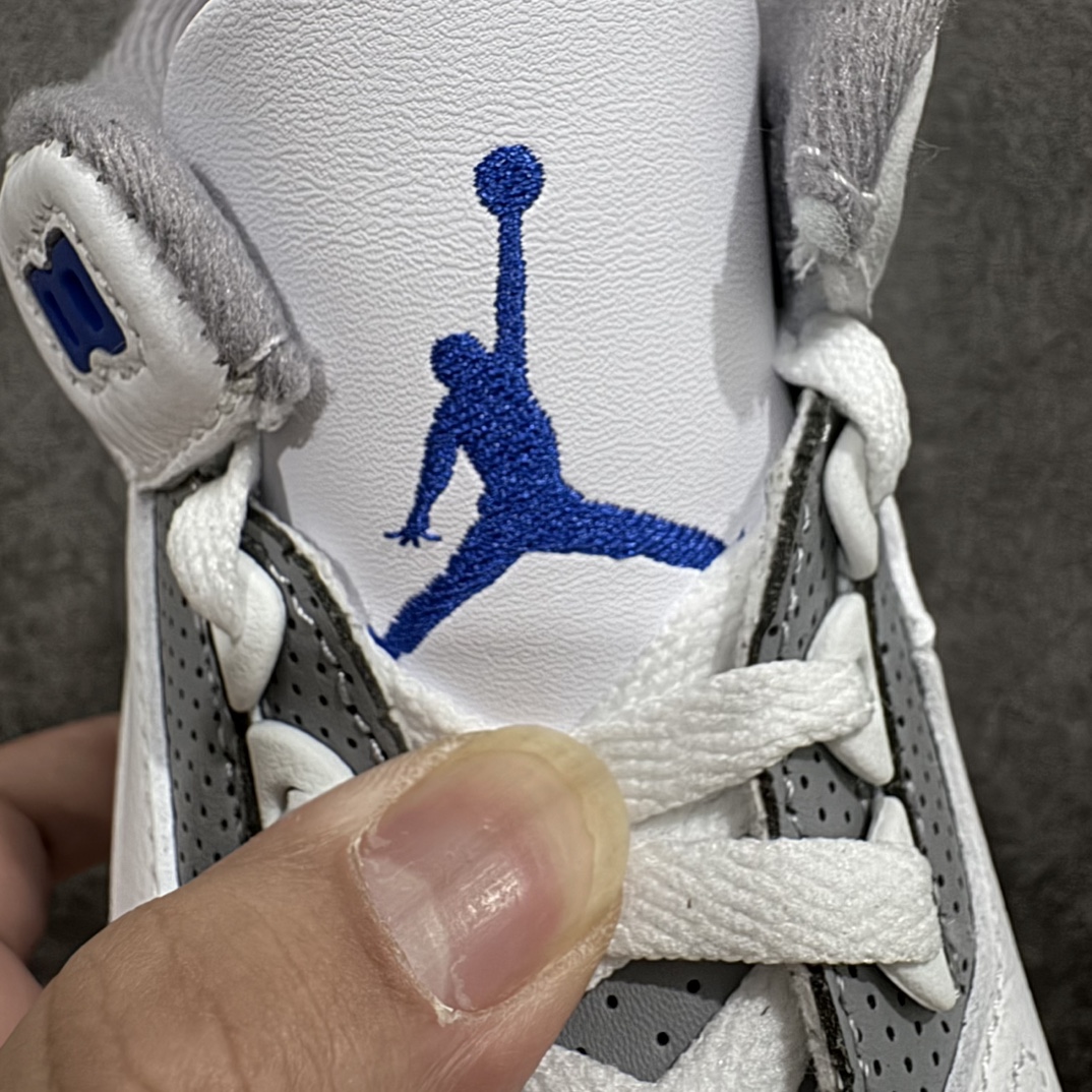 图片[5]-【原厂版】Air Jordan 3 Retro “racer blue ＂白蓝 小闪电 赛车蓝 男n 全套原纸板楦头开发 原厂大底磨具加持立体防滑纹理 原装可视Air Sole气垫 原汁原味最完美的三代版型 唯一正确鞋头趴度弧度高度鞋身腰线 原厂TPU彩虹扎染后跟饰片 正确内里反口里网布 皮料菱角分明不变形无多余毛边 广东原厂zp同批次手工大底描漆拉丝 市场唯一原厂鞋扣模具 原厂织唛标 原厂飞人电绣工艺 尾指中部跳三针 独家绑鞋带手法 印刷中底布 四线拉帮 米色美纹纸贴合固定 进口港宝加持 后跟自然饱满 全鞋荧光划线卡点 追求极致完美 每一双都是工艺品 多重QC质检 超越公司货的品控标准 实实在在的免检产品  尺码：40 40.5 41 42 42.5 43 44 44.5 45 46 47.5  编码：X10280320-鞋库