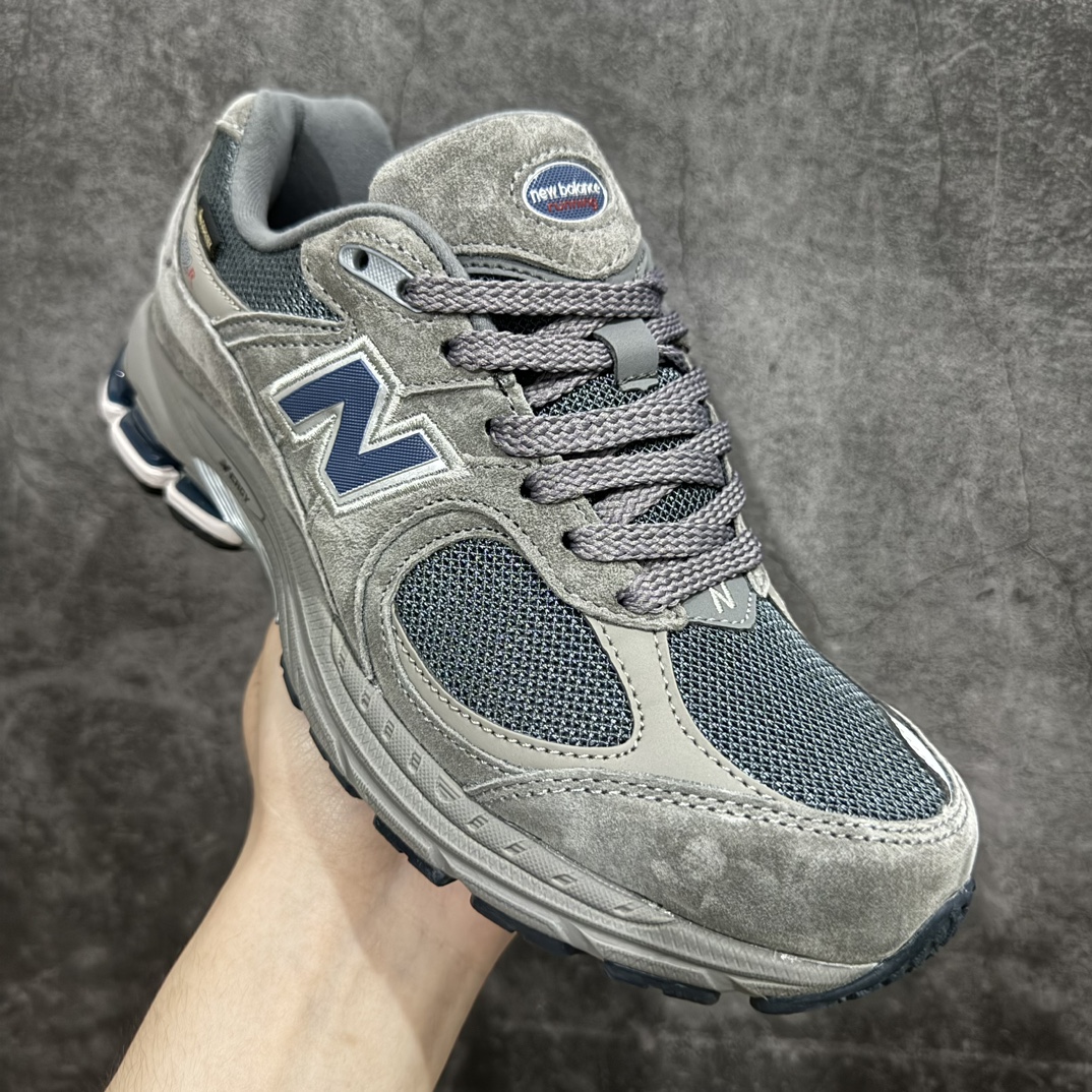 图片[3]-【小PF纯原】New Balance 2002R NB2002 男女休闲慢跑鞋 ML2002RXCnn原pf纯原工厂出品n保留原有的版型 清洁度和品质n材料有微调整 价格更具性价比n日韩出口特供订单配套商长期套现长期补货 全新货品正常出厂触屏不到的单价 超级跑量款全套原楦原纸板原厂数据开发 进口三明治网面原装进口翻毛皮料正确绒感卡色 正确中底拉帮中底网布细节 采用轻质牛剖革拼接透气网眼衬垫织物鞋面材质 T-Beam大底提供足步弓支撑 保持步态稳定 后跟搭载外露缓震胶 鞋身整体以各种深浅不一的灰色覆盖 鞋头以淡蓝色调装饰 网眼衬垫通过不规律的色块实现做旧的美感 泛黄的鞋底更是进一步增添了复古气息  尺码：36 37 37.5 38 38.5 39.5 40 40.5 41.5 42 42.5 43 44 44.5 45 编码：NM240260-莆田鞋批发中心