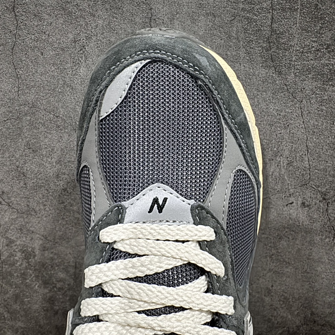 图片[5]-【小PF纯原】New Balance 2002R NB2002 男女休闲慢跑鞋 M2002RHOnn原pf纯原工厂出品n保留原有的版型 清洁度和品质n材料有微调整 价格更具性价比n日韩出口特供订单配套商长期套现长期补货 全新货品正常出厂触屏不到的单价 超级跑量款全套原楦原纸板原厂数据开发 进口三明治网面原装进口翻毛皮料正确绒感卡色 正确中底拉帮中底网布细节 采用轻质牛剖革拼接透气网眼衬垫织物鞋面材质 T-Beam大底提供足步弓支撑 保持步态稳定 后跟搭载外露缓震胶 鞋身整体以各种深浅不一的灰色覆盖 鞋头以淡蓝色调装饰 网眼衬垫通过不规律的色块实现做旧的美感 泛黄的鞋底更是进一步增添了复古气息  尺码：36 37 37.5 38 38.5 39.5 40 40.5 41.5 42 42.5 43 44 44.5 45 编码：NM240260-莆田鞋批发中心