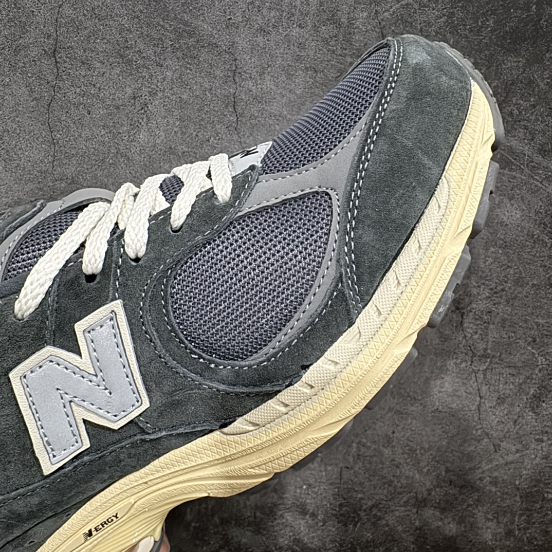 图片[6]-【小PF纯原】New Balance 2002R NB2002 男女休闲慢跑鞋 M2002RHOnn原pf纯原工厂出品n保留原有的版型 清洁度和品质n材料有微调整 价格更具性价比n日韩出口特供订单配套商长期套现长期补货 全新货品正常出厂触屏不到的单价 超级跑量款全套原楦原纸板原厂数据开发 进口三明治网面原装进口翻毛皮料正确绒感卡色 正确中底拉帮中底网布细节 采用轻质牛剖革拼接透气网眼衬垫织物鞋面材质 T-Beam大底提供足步弓支撑 保持步态稳定 后跟搭载外露缓震胶 鞋身整体以各种深浅不一的灰色覆盖 鞋头以淡蓝色调装饰 网眼衬垫通过不规律的色块实现做旧的美感 泛黄的鞋底更是进一步增添了复古气息  尺码：36 37 37.5 38 38.5 39.5 40 40.5 41.5 42 42.5 43 44 44.5 45 编码：NM240260-莆田鞋批发中心