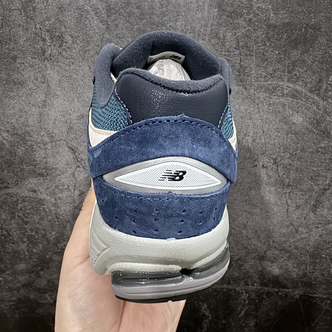 图片[4]-【小PF纯原】New Balance 2002R NB2002 男女休闲慢跑鞋 M2002RNBnn原pf纯原工厂出品n保留原有的版型 清洁度和品质n材料有微调整 价格更具性价比n日韩出口特供订单配套商长期套现长期补货 全新货品正常出厂触屏不到的单价 超级跑量款全套原楦原纸板原厂数据开发 进口三明治网面原装进口翻毛皮料正确绒感卡色 正确中底拉帮中底网布细节 采用轻质牛剖革拼接透气网眼衬垫织物鞋面材质 T-Beam大底提供足步弓支撑 保持步态稳定 后跟搭载外露缓震胶 鞋身整体以各种深浅不一的灰色覆盖 鞋头以淡蓝色调装饰 网眼衬垫通过不规律的色块实现做旧的美感 泛黄的鞋底更是进一步增添了复古气息  尺码：36 37 37.5 38 38.5 39.5 40 40.5 41.5 42 42.5 43 44 44.5 45 编码：NM240260-莆田鞋批发中心