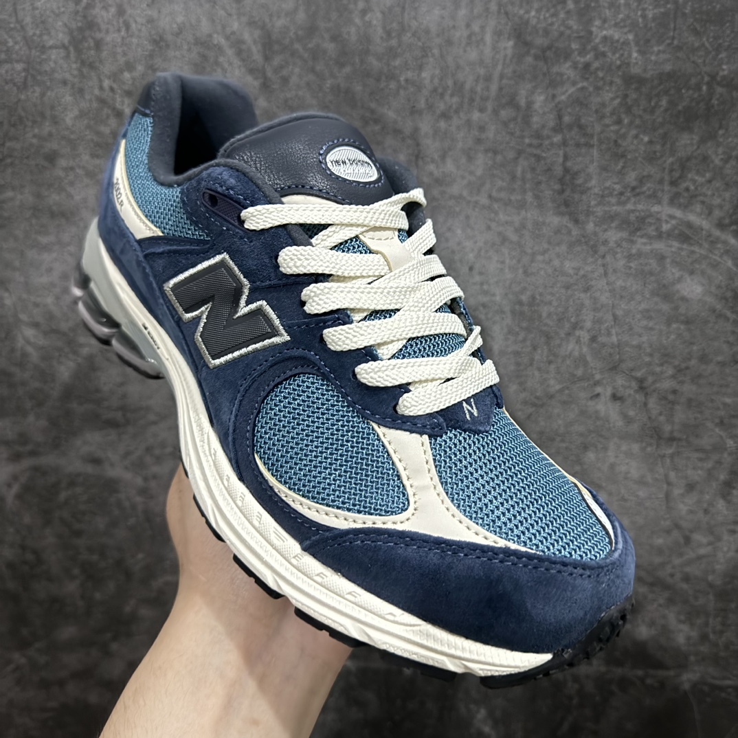 图片[3]-【小PF纯原】New Balance 2002R NB2002 男女休闲慢跑鞋 M2002RNBnn原pf纯原工厂出品n保留原有的版型 清洁度和品质n材料有微调整 价格更具性价比n日韩出口特供订单配套商长期套现长期补货 全新货品正常出厂触屏不到的单价 超级跑量款全套原楦原纸板原厂数据开发 进口三明治网面原装进口翻毛皮料正确绒感卡色 正确中底拉帮中底网布细节 采用轻质牛剖革拼接透气网眼衬垫织物鞋面材质 T-Beam大底提供足步弓支撑 保持步态稳定 后跟搭载外露缓震胶 鞋身整体以各种深浅不一的灰色覆盖 鞋头以淡蓝色调装饰 网眼衬垫通过不规律的色块实现做旧的美感 泛黄的鞋底更是进一步增添了复古气息  尺码：36 37 37.5 38 38.5 39.5 40 40.5 41.5 42 42.5 43 44 44.5 45 编码：NM240260-莆田鞋批发中心