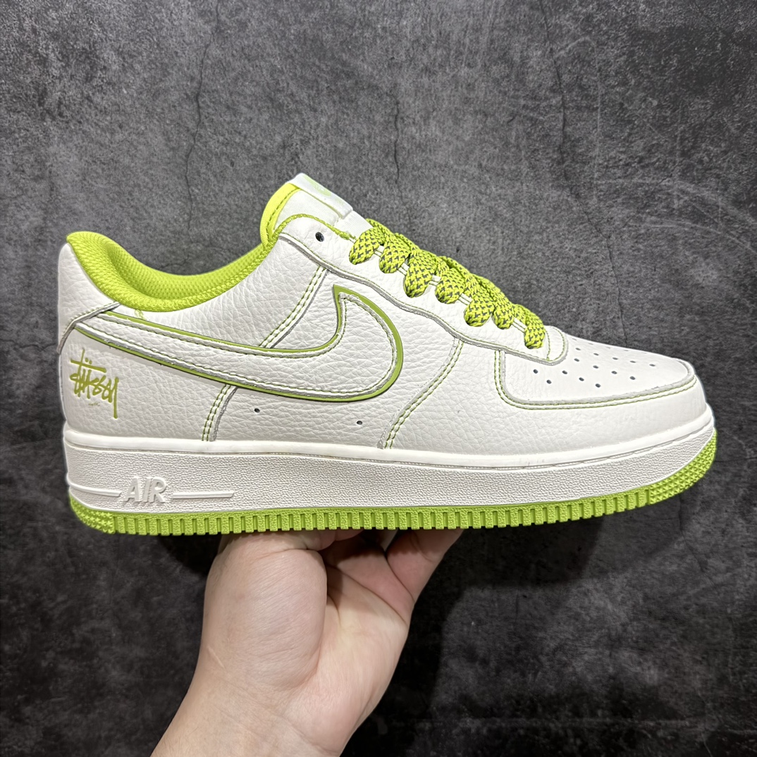 240 海外限量发售 Stussyx Nike Air Force 1 Low 斯图西联名板鞋 UN1635-888