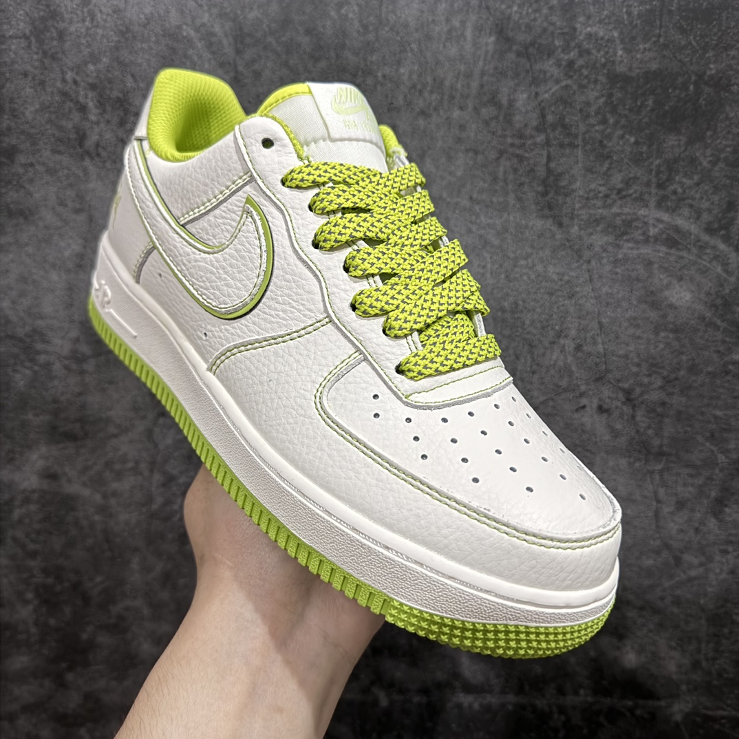 240 海外限量发售 Stussyx Nike Air Force 1 Low 斯图西联名板鞋 UN1635-888