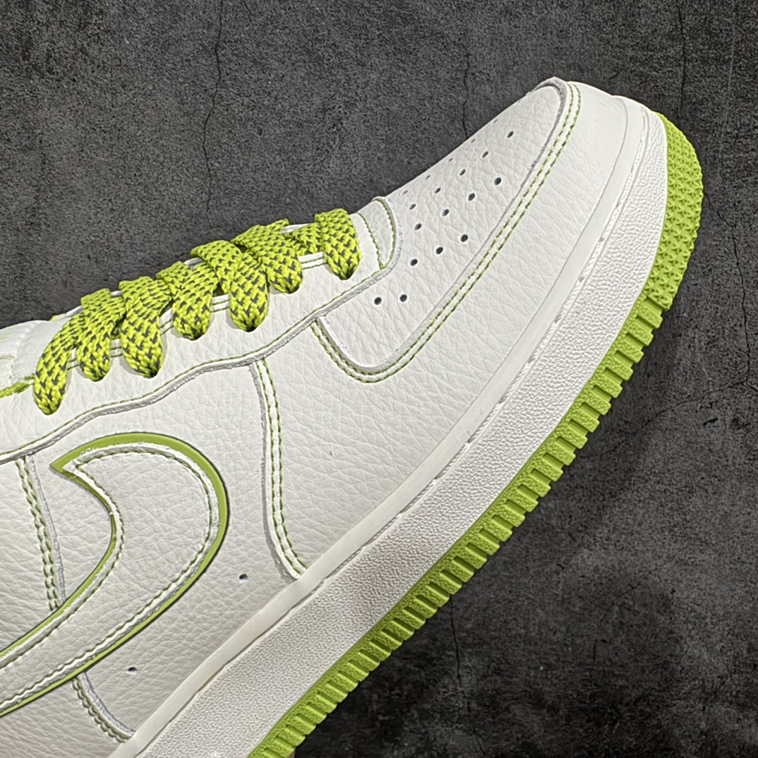 240 海外限量发售 Stussyx Nike Air Force 1 Low 斯图西联名板鞋 UN1635-888