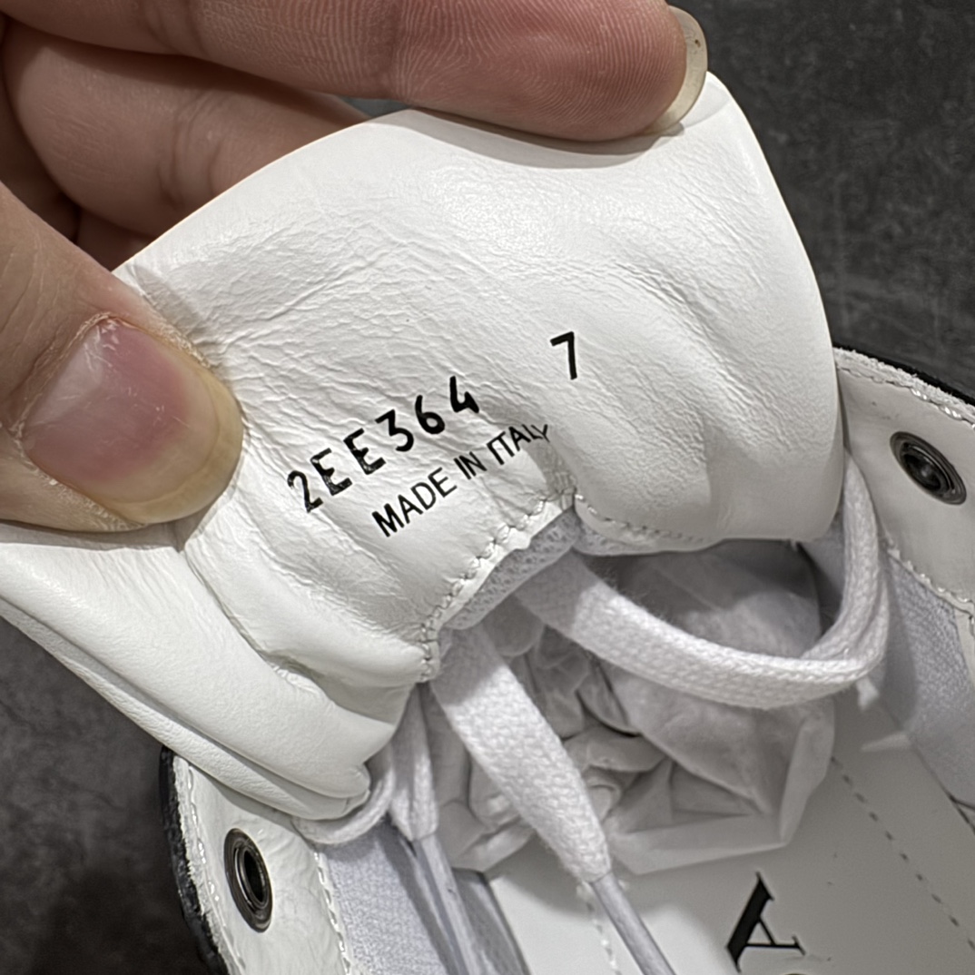 图片[7]-【渠道版】普拉达Prada Downtown Low Sneakers 闹市区系列低帮系带百搭休闲运动小白板鞋“皮革黑白熊猫三角标”nn原楦数据开发版型采用粒面头层牛皮鞋面材质内嵌灌注式PU乳胶缓震鞋垫外置3.5cmTPR抽真空橡胶鞋底标志性的珐琅三角形金属徽标，意大利高奢品牌 Size：40 40.5 41 42 42.5 43 44 44.5 45（偏大一码） 编码：HH460500-鞋库