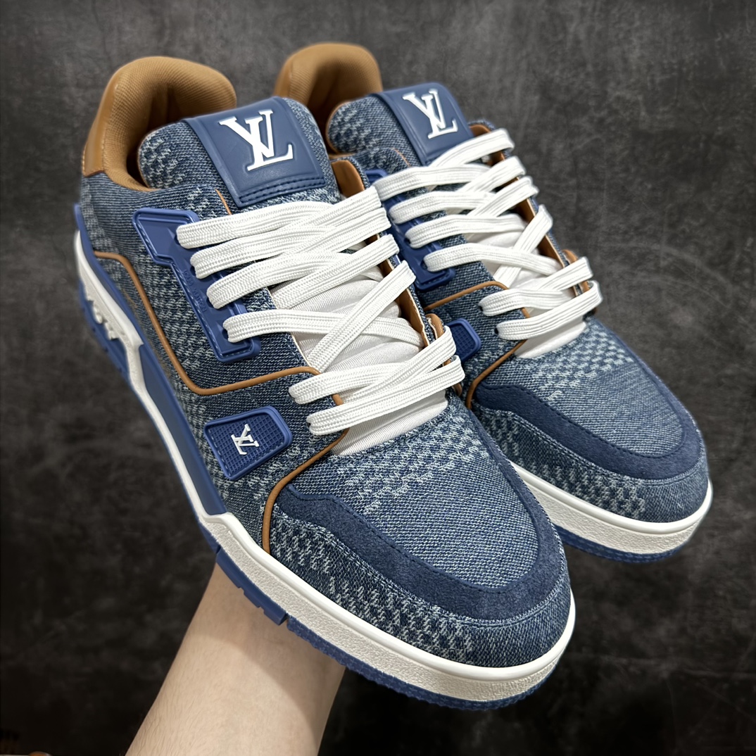 【无胶顶级鞋礼盒无字版】 Louis Vuitton 路易威登 LV Trainer 联名款低帮休闲板鞋 蓝牛仔棋盘格 海淘代购同渠道品质 品质提升 高端零售 外贸充正专供 原版购入开发 ZP级全套包装 完美楦型 正确卡色 大底TPU 质感媲美原版 细节与原版一致 请注意区分市面通货材 尺码:38 39 40 41 42 43 44 45 46-选品中心