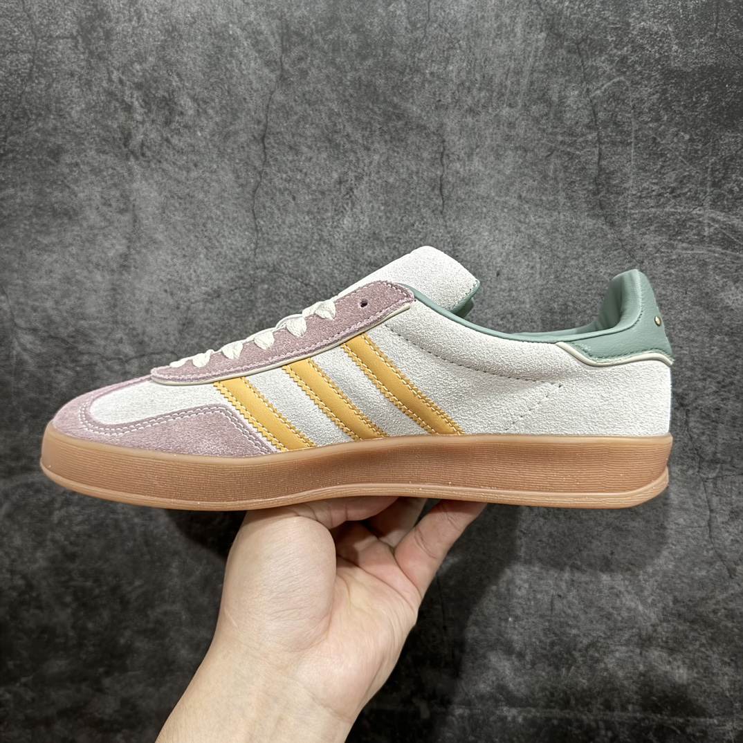 图片[2]-【正确版】阿迪达斯Adidas Gazelle Indoor Trainers 羚羊内训系列低帮复古德训风百搭休闲运动板鞋“翻毛米白橘藕紫绿”ID1007nn升级版 男女鞋真标半码制n原楦开发版型#采用翻毛皮鞋面材质n内环保海玻璃人体工学鞋垫 全新开发耐磨标准橡胶大底❗️ 尺码：35 36 36⅔ 37⅓ 38 38⅔ 39⅓ 40 40⅔ 41⅓ 42 42⅔ 43⅓ 44 44⅔ 45nn90年代经典的复刻版！自60年代以足球训练鞋面世以来,Gazelle就以其经典设计席卷全球。1991年版本的复刻,再造经典Gazelle。采用皮革打造,搭配浊色细节,让这款经典更加简约。 编码：NM210230-鞋库