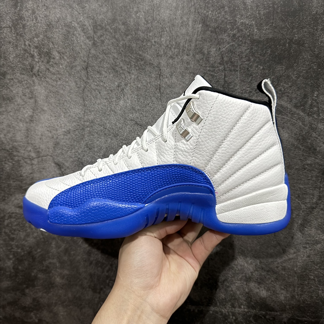 图片[2]-【外贸版】Air Jordan AJ12 Retro 白蓝高帮“Blueberry”CT8013-140n正确版本 原楦原纸板开发原汁原味12代鞋型 进口原厂皮料真碳板 原装材料 原厂定制金属扣 原厂电绣 细节到位nSIZE：40 40.5 41 42 42.5 43 44 44.5 45 45.5 46 47.5 编码：777470500-莆田鞋批发中心