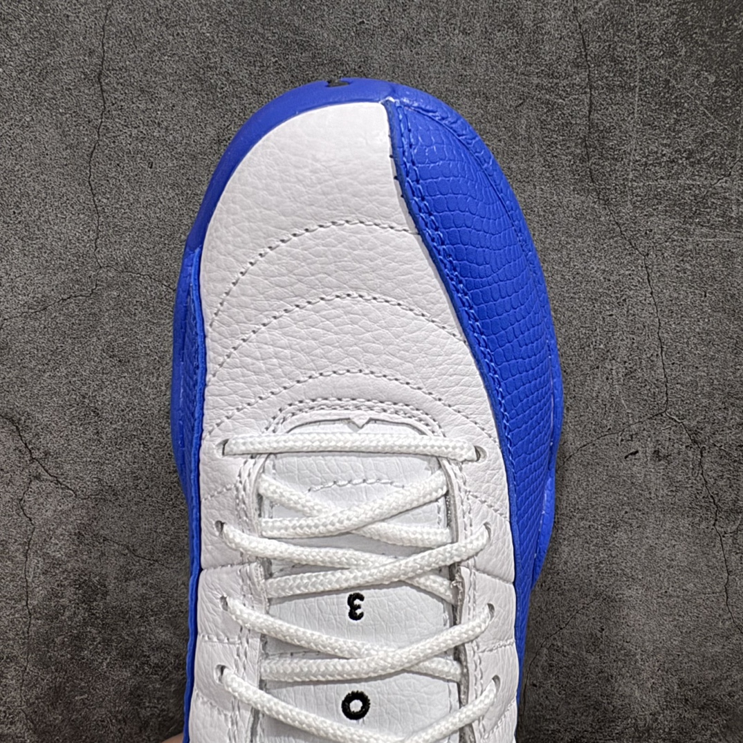 图片[5]-【外贸版】Air Jordan AJ12 Retro 白蓝高帮“Blueberry”CT8013-140n正确版本 原楦原纸板开发原汁原味12代鞋型 进口原厂皮料真碳板 原装材料 原厂定制金属扣 原厂电绣 细节到位nSIZE：40 40.5 41 42 42.5 43 44 44.5 45 45.5 46 47.5 编码：777470500-莆田鞋批发中心