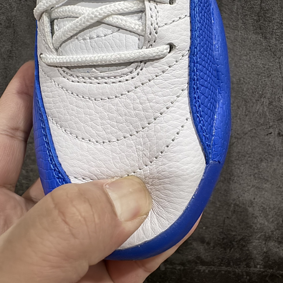 图片[6]-【外贸版】Air Jordan AJ12 Retro 白蓝高帮“Blueberry”CT8013-140n正确版本 原楦原纸板开发原汁原味12代鞋型 进口原厂皮料真碳板 原装材料 原厂定制金属扣 原厂电绣 细节到位nSIZE：40 40.5 41 42 42.5 43 44 44.5 45 45.5 46 47.5 编码：777470500-莆田鞋批发中心