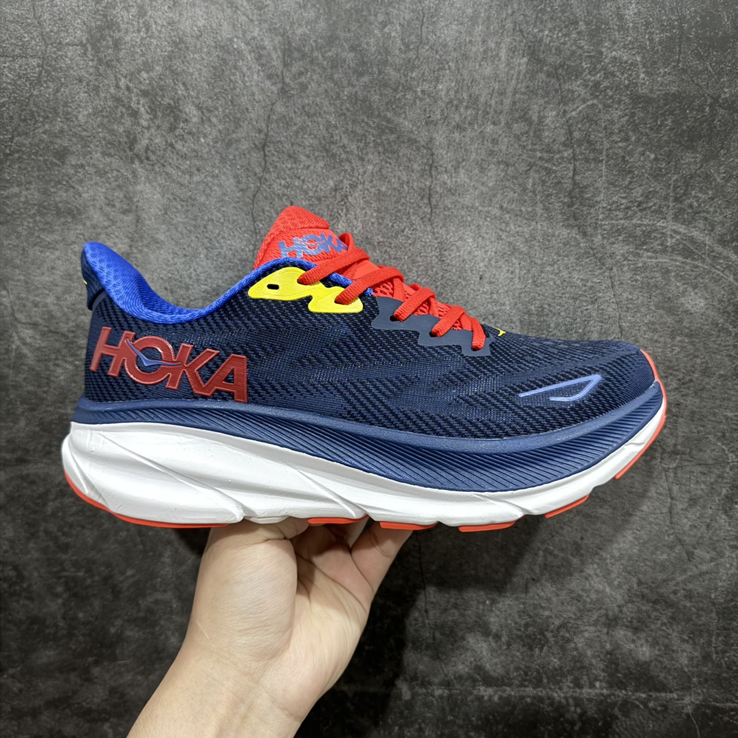 【顶级版】HOKA ONE ONE Clifton克里夫顿9代市场顶级版本 正确细节组合大底 超高品质 超低价格   欢迎对比平台电商货盘订单 稳定补货 不断码 配套原装针织网面和纱线 原厂配套泡棉中底 既轻又缓震 原厂配套进口海绵填充 真正1:1工艺出品 可能是市场最强的HOKA 9  尺码：36 36.5 37.5 38 38.5 39 40 40.5 41 42 42.5 43 44 44.5 45 46 编码：MZ210230-莆田鞋批发中心