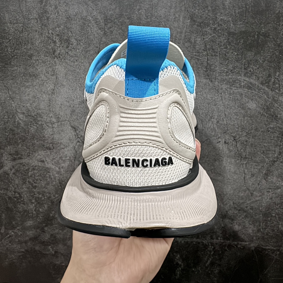 图片[4]-【XA版】巴黎世家BALENCIAGA Circuit Sneakers 环道系列低帮复古阔型底姥爹风潮流百搭休闲慢跑鞋 13代。灰绿色nn原厂原档案开发 原盒原标原厂组合底开模 采用原厂材料n所有细节做工全方位比对原鞋n从里到外一切百分百还原官方配置nn此代设计真真的打破了巴黎世家以往的风格路线 整体鞋身采用透气网面 纳米材料 加上轻度的做旧风格 脚感真真的超级轻盈 整体延续了运动鞋的设计流线 上脚轻盈舒适 相比于之前巴黎夸张的版型 真真的夏季运动跑步鞋  尺码：35-46全码出货 编码：DF370390-鞋库