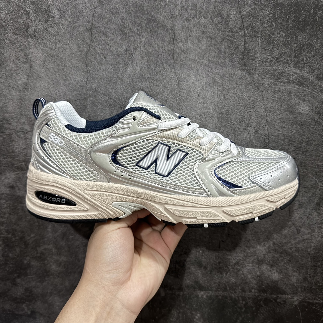 【小PF纯原】New Balance 530 NB530 男女休闲慢跑鞋 MR530KAnn原pf纯原工厂出品n保留原有的版型 清洁度和品质n材料有微调整 价格更具性价比n日韩出口特供订单配套商长期套现长期补货 全新货品正常出厂触屏不到的单价 超级跑量款全套原楦原纸板原厂数据开发 进口三明治网面原装进口翻毛皮料正确绒感卡色 正确中底拉帮中底网布细节 采用轻质牛剖革拼接透气网眼衬垫织物鞋面材质 T-Beam大底提供足步弓支撑 保持步态稳定 后跟搭载外露缓震胶 鞋身整体以各种深浅不一的灰色覆盖 鞋头以淡蓝色调装饰 网眼衬垫通过不规律的色块实现做旧的美感 泛黄的鞋底更是进一步增添了复古气息  尺码：36 37 37.5 38 38.5 39.5 40 40.5 41.5 42 42.5 43 44 44.5 45 编码：NM220240-鞋库