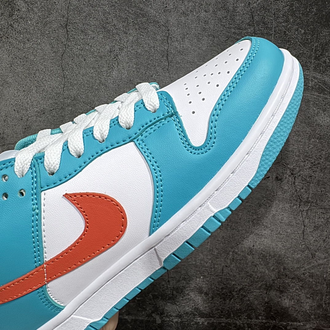 图片[6]-【纯原Z版】耐克Nike SB Dunk Low Retro GS\”Miami Dolphins\”扣篮系列低帮休闲运动滑板板鞋“迈阿密海豚队蓝白橙”DV0833-102nn男女鞋真标半码制n2021版更新数据窄楦版型n采用软质牛剖革鞋面材质n鞋垫嵌EVA缓震物料及背胶#外置耐磨橡胶大底❗️ 尺码：36 36.5 37.5 38 38.5 39 40 40.5 41 42 42.5 43 44 44.5 45 46nn之前，Nike 推出了 “费城人”、“纽约大都会”、“旧金山巨人” 和 “洛杉矶道奇” 球队配色，一经推出获得众多鞋迷们的追捧。近日，又有全新橄榄球球队配色的 Nike Dunk Low 曝光。整双鞋采用蓝色和白色搭配，橙色点缀，完美还原迈阿密海豚队球衣配色。鞋面采用皮革材质打造，质感满满。最后白色中底搭配蓝色外底收尾，完善整双鞋设计。 编码：FS240260-鞋库