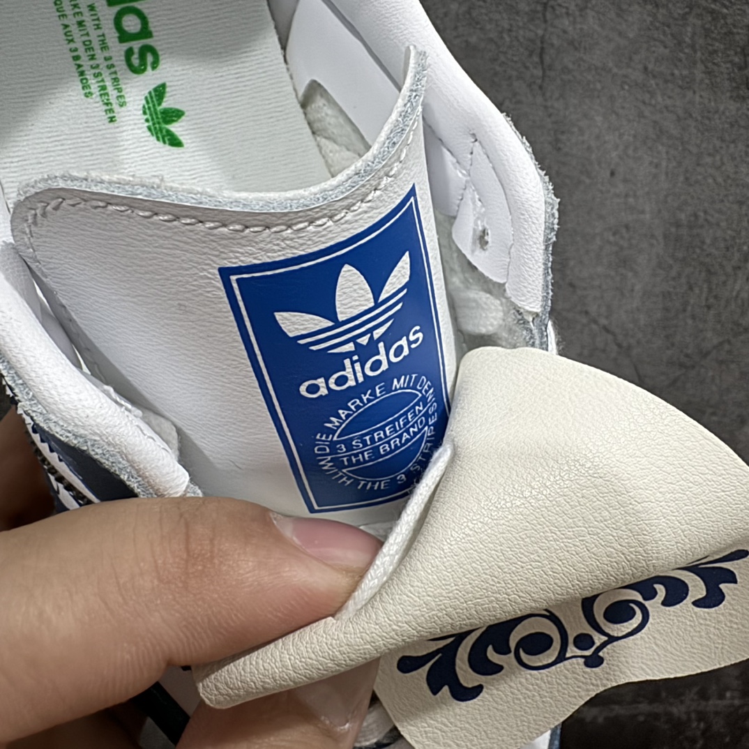 DIY定制版本AdidasoriginalsSambaVlad白釉青花蓝白IG1024这款桑巴鞋展示了高