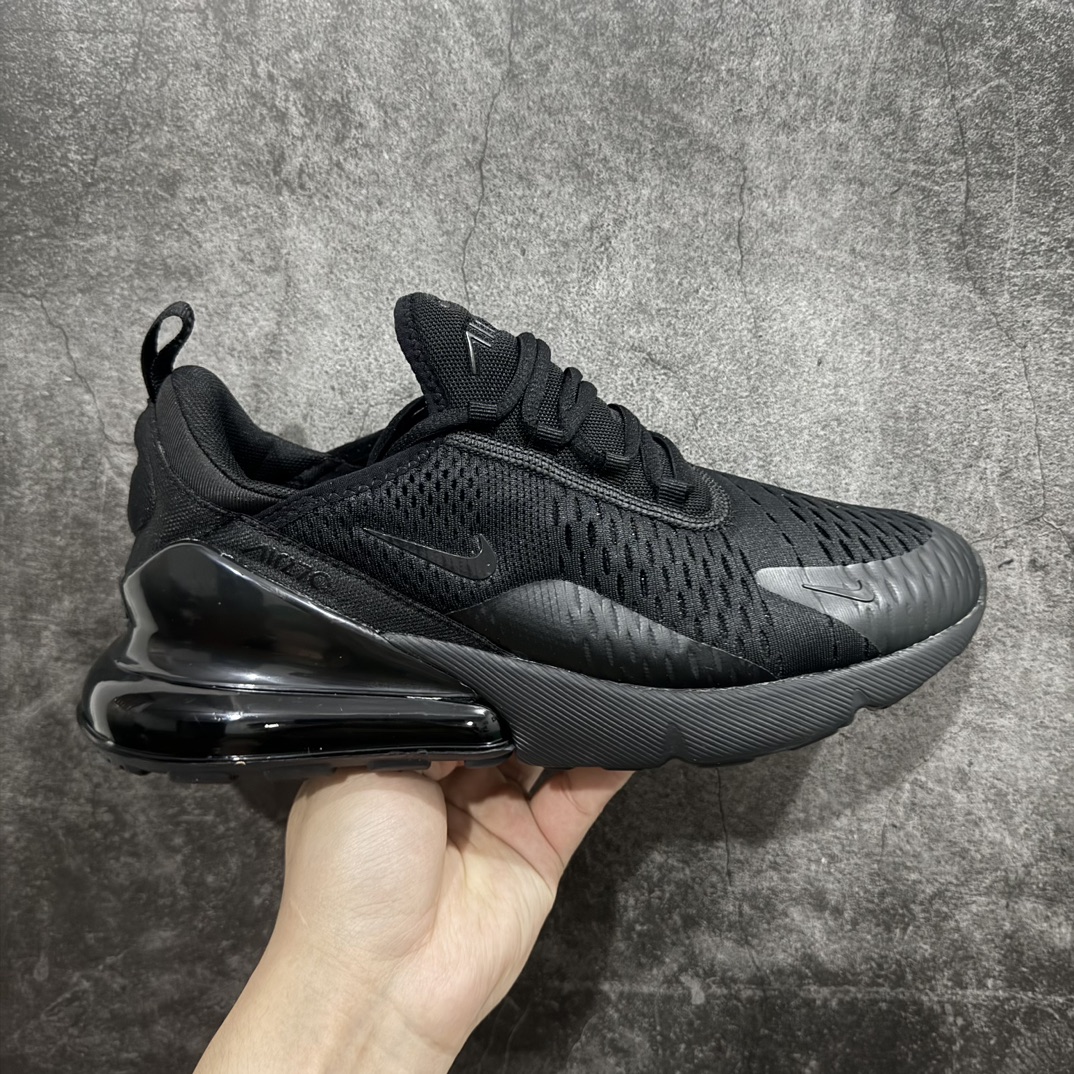 【公司级】NK React Air Max 270 混合科技后掌半气垫慢跑鞋 AH8050-005nn设计灵感源自两款搭载大型AIR缓震配置的经典鞋款 该鞋款后跟增加NK大型AIR气垫缔造柔软脚感 兼具非凡优质外观和出色穿着体验 性能出众的一双跑步鞋 时尚的一体鞋面高频搭配编织条纹 动感且活力满满 性能也非常强悍  尺码：36 36.5 37.5 38 38.5 39 40 40.5 41 42 42.5 43 44 44.5 45 编码：JZ210220-鞋库