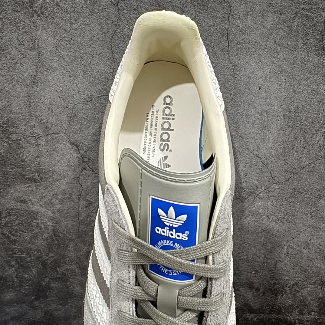 图片[8]-【VT纯原】AD Original Gazelle Indoor Trainers 瞪羚室内鞋系列低帮复古百搭休闲运动德训风板鞋 灰熊 IF1807nn高端零售特供批次原厂定制长毛翻毛皮组合环保纤维革鞋面材质内置环保海玻璃鞋垫 外置RB橡胶大底产品品控稳定性领先行业原厂全套原楦原纸板冲刀磨具开发 原厂皮料加持原厂港宝加持定型后跟R度完美 将复古进行到底简约流畅 三十年不变经典 这款Gazelle运动鞋 无论面料、配色、质感或设计 都只在重现其1991年原款的经典 皮革鞋面 撞色三条纹和鞋跟标的设计 力求呈现90年代的经典复古风潮 Samba火热的同时 也带动了其它的复古鞋型 Gazelle便是其中一只 Gazelle Indoor拥有包边更宽的T字型鞋头 更好的保护运动员的前掌 浓浓的复古氛围感 非常适合现在流行的Cleanfit风格  尺码：36-45 编码：T225260-莆田鞋批发中心