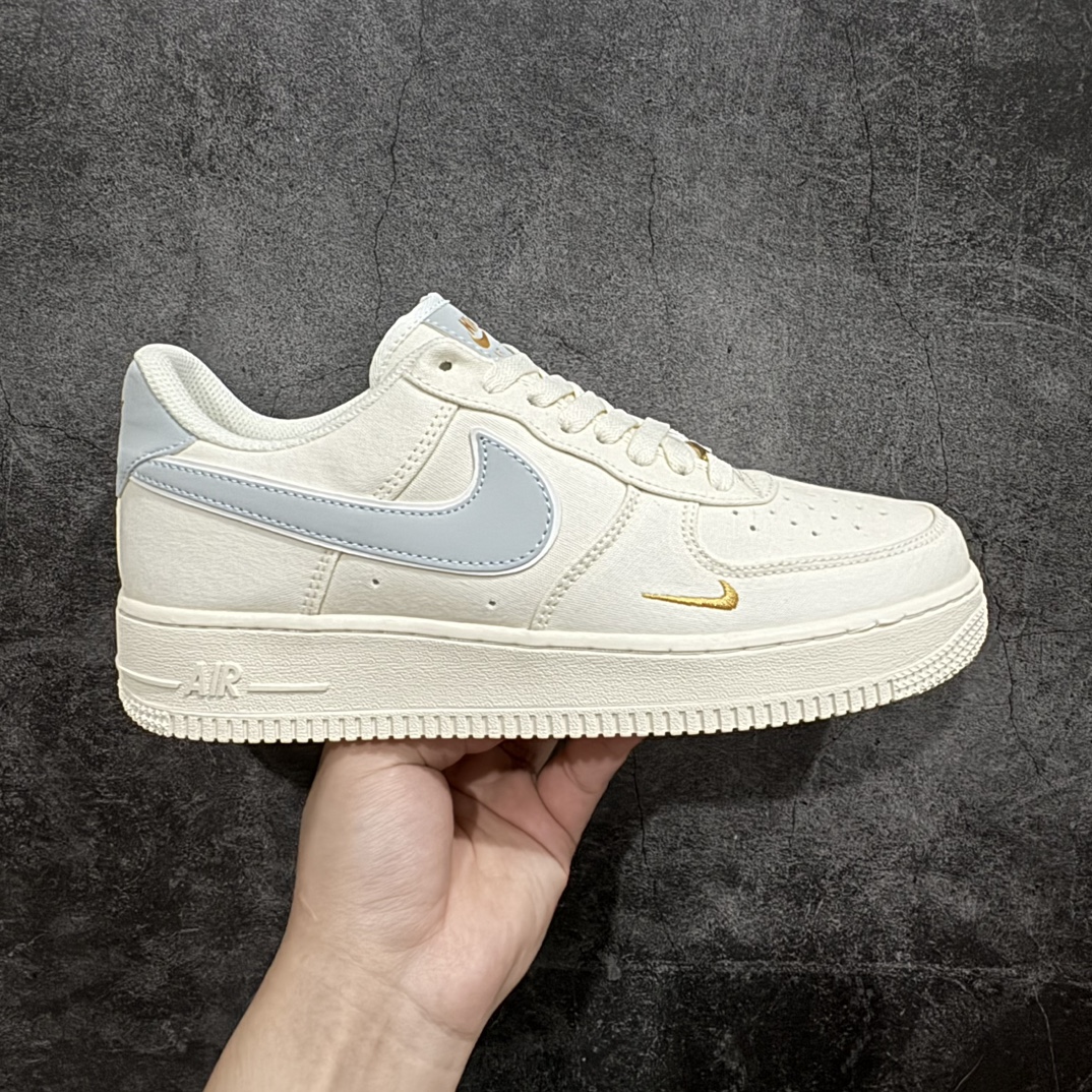 【公司级】官方同步发售Nike Air Force 1 \’07 冰蓝金勾 布面空军一号低帮休闲板鞋 3m炫彩反光 进口牛筋布 原楦头原纸板 纯正空军版型 定制鞋盒 全掌内置全掌气垫 原厂中底钢印 拉帮完美 货号：MN5696-009SIZE：36 36.5 37.5 38 38.5 39 40 40.5 41 42 42.5 43 44 44.5 45 编码：LF270280-莆田鞋批发中心