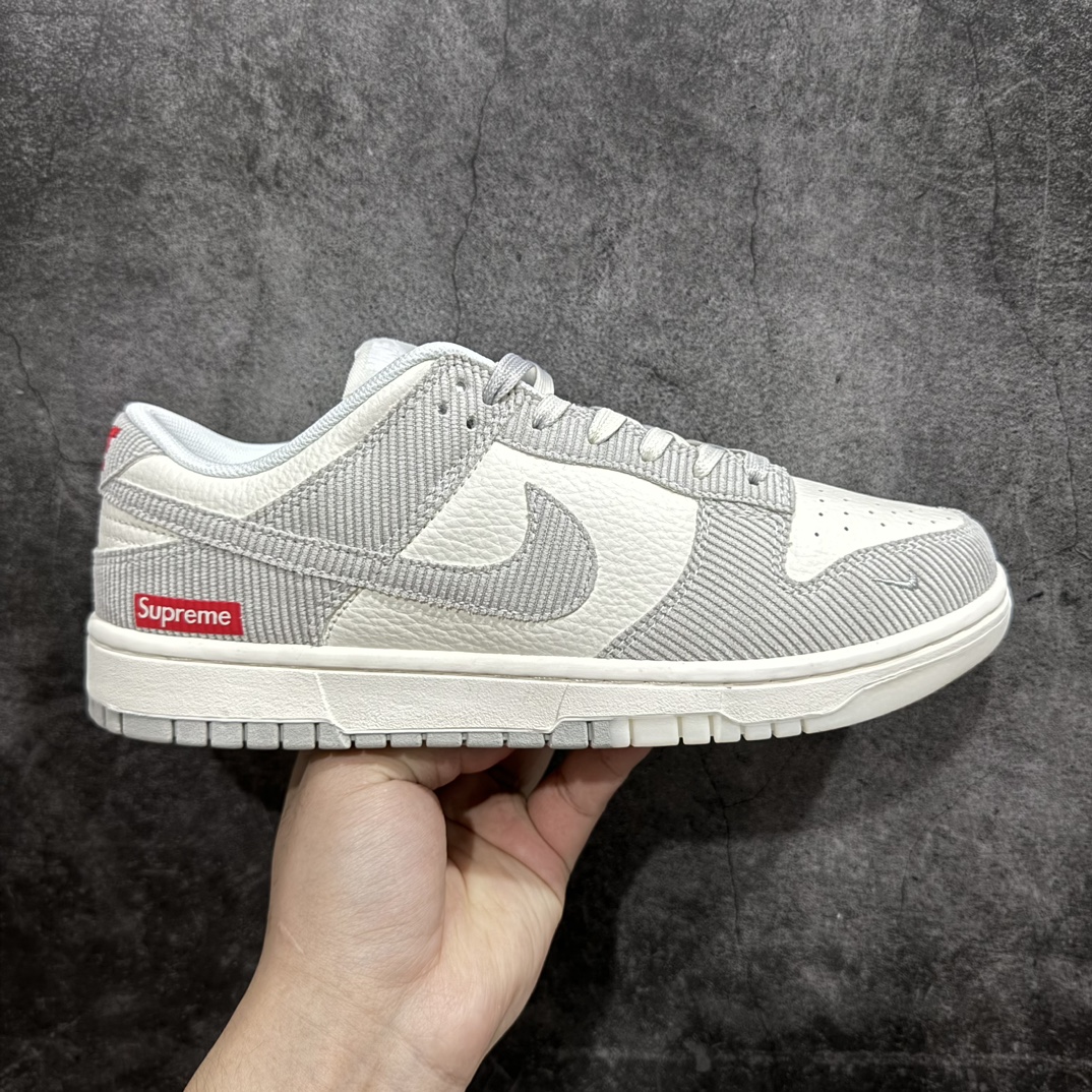 【定制版】Nk SB Dunk Low Supreme联名-织布米灰勾 周年高端定制 低帮休闲板鞋 FC1688-143n定制鞋盒 大厂纯原品质出货 超高清洁度 皮料切割干净无任何毛边 细节完美 尺码：36 36.5 37.5 38 38.5 39 40 40.5 41 42 42.5 43 44 44.5 45  编码：HXS320340-莆田鞋批发中心