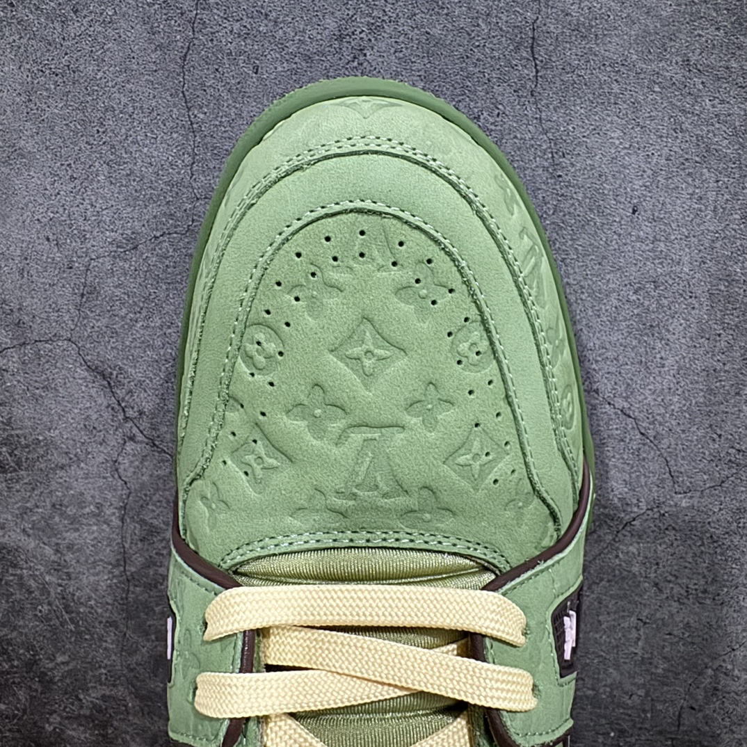 图片[5]-【佛山顶级超A版】Louis Vuitton LV Trainer系列本地仓库现货 当天可取n私人订单 专柜混卖零售专供n所有配色均为购买原版复刻n整体版型 皮料 市场独一无二后跟版型都可以自行对比[机智]吊打市场所有货n怒甩十条街，欢迎拿市场各大工厂的货来对比！n鞋舌烫金超正 压印程度秒杀市面90%以上的高端货n新配色陆续开发出货  尺码：39-45   编码：T1550580-鞋库