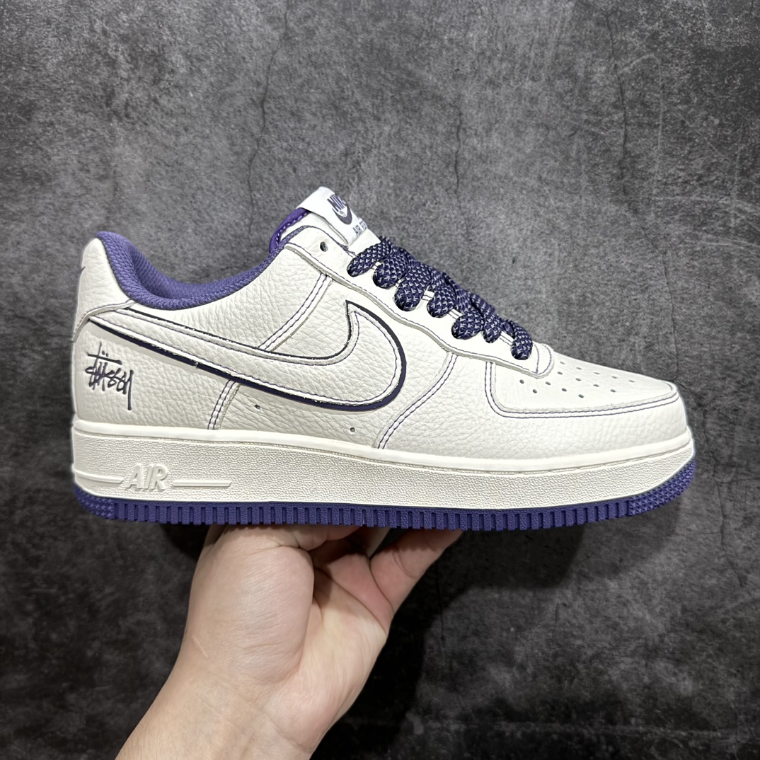 【公司级】Stussy x Nk Air Force 1\’07 Low 斯图西联名 军紫色反光 空军一号低帮休闲板鞋 UN1635-222rn#客供高亮3M反光 定制皮料 折边针车 工艺难度大 原楦头原纸板 内置全掌气垫r 尺码：36 36.5 37.5 38 38.5 39 40 40.5 41 42 42.5 43 44 44.5 45 编码：HXS290300-鞋库