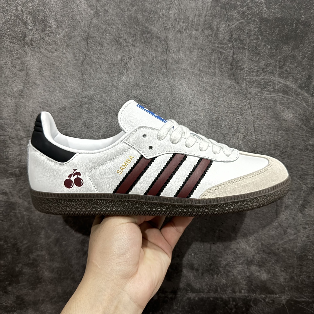 DIY定制版AdidasSambaOG复古桑巴板鞋纯原大厂出品这款桑巴鞋展示了高质量的工艺带有装饰的超锁