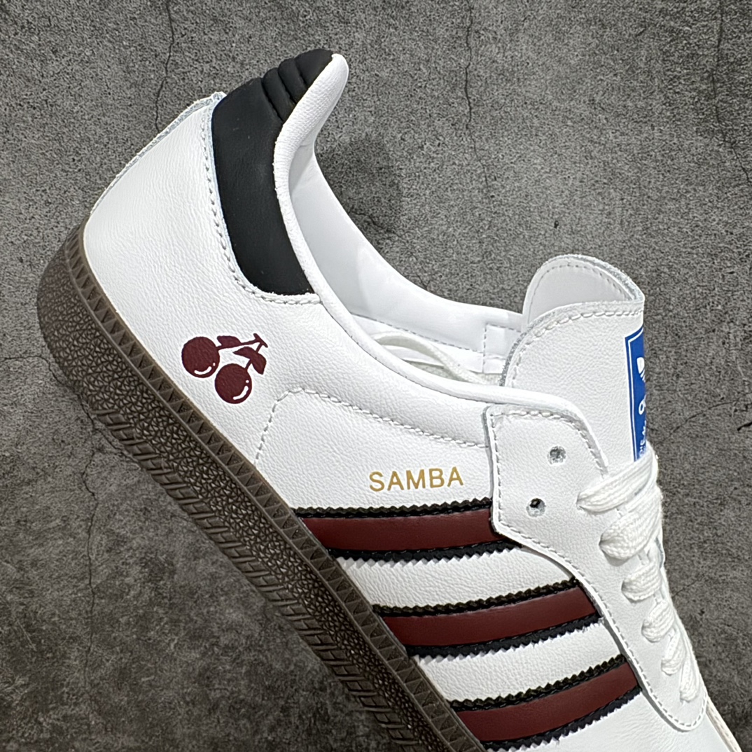 DIY定制版AdidasSambaOG复古桑巴板鞋纯原大厂出品这款桑巴鞋展示了高质量的工艺带有装饰的超锁