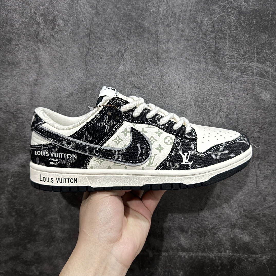 【定制版】Nk SB Dunk Low 联名 周年高端定制 低帮休闲板鞋货号：SJ2068-256n定制鞋盒 大厂纯原品质出货 超高清洁度 皮料切割干净无任何毛边 细节完美  尺码：36 36.5 37.5 38 38.5 39 40 40.5 41 42 42.5 43 44 44.5 45 编码：HXS320340-鞋库